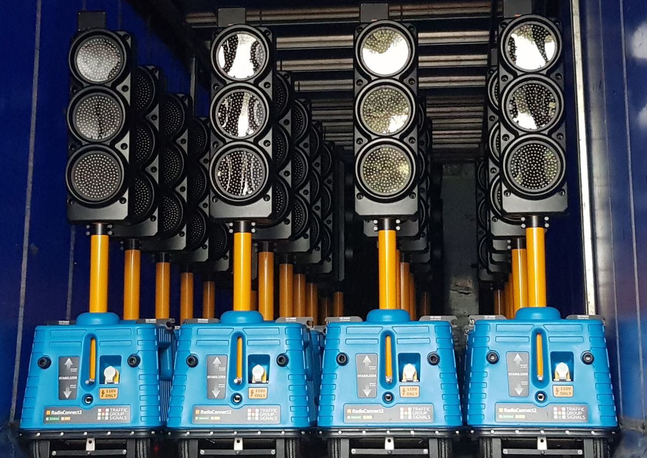 RadioConnect2 AutoGreen Portable Traffic Light Traffic Group Signals RadioConnect2 AutoGreen Portable Traffic Light Traffic Group Signals